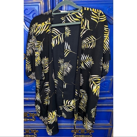 Maurices Shawl Palms Open Light Sheer Tunic S/M - Picture 1 of 2